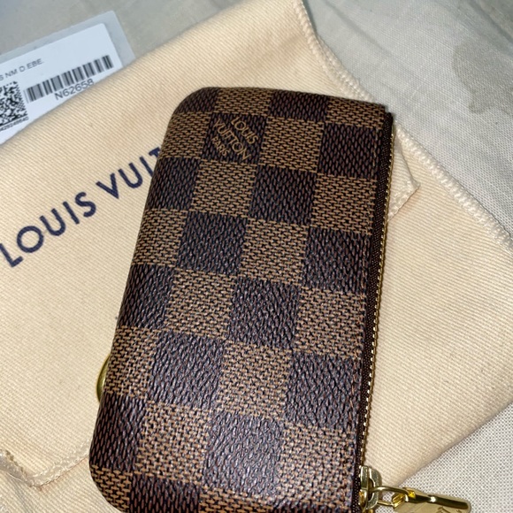 Louis Vuitton Key Pouch - Picture 4 of 5